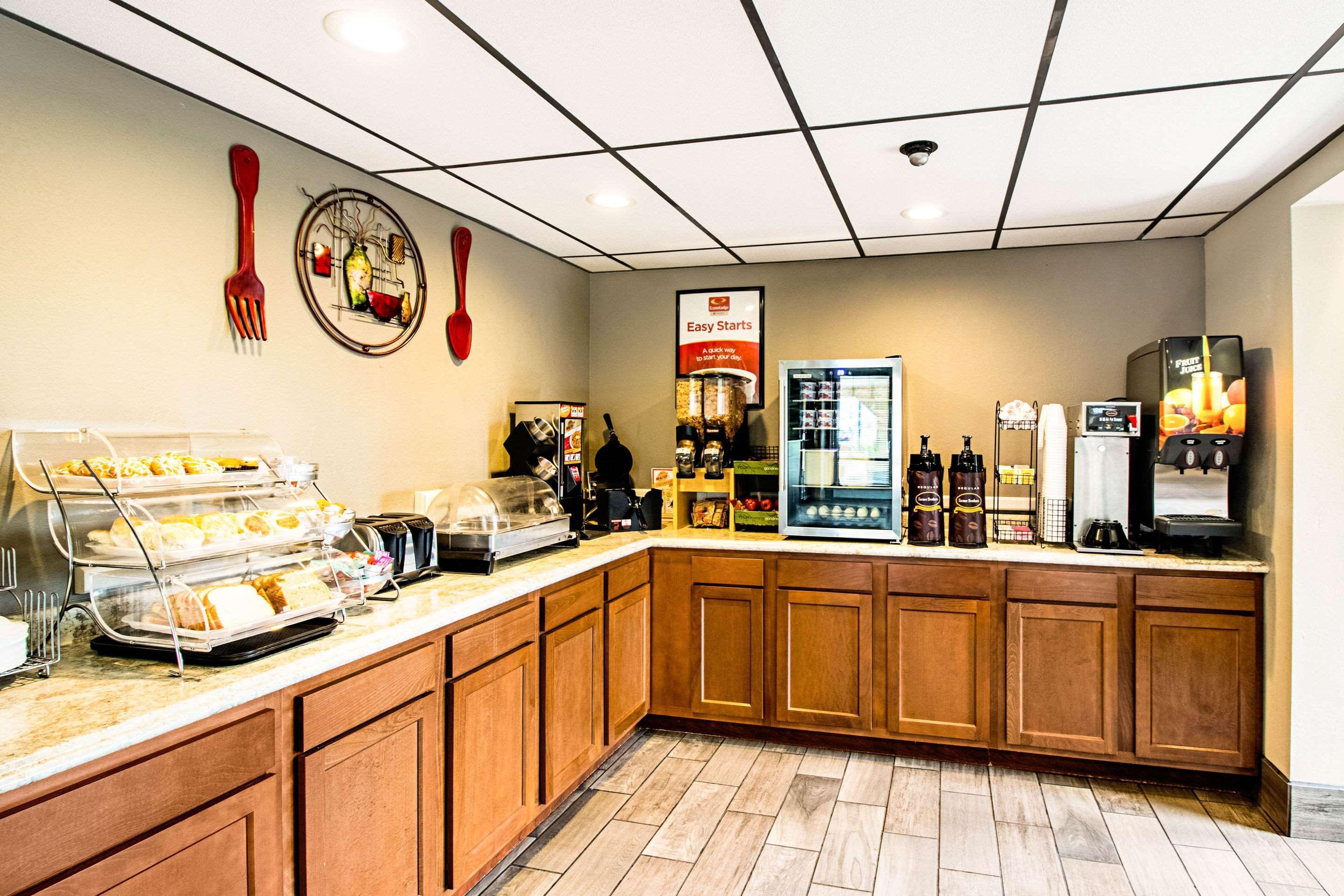 Econo Lodge Watertown Eksteriør billede
