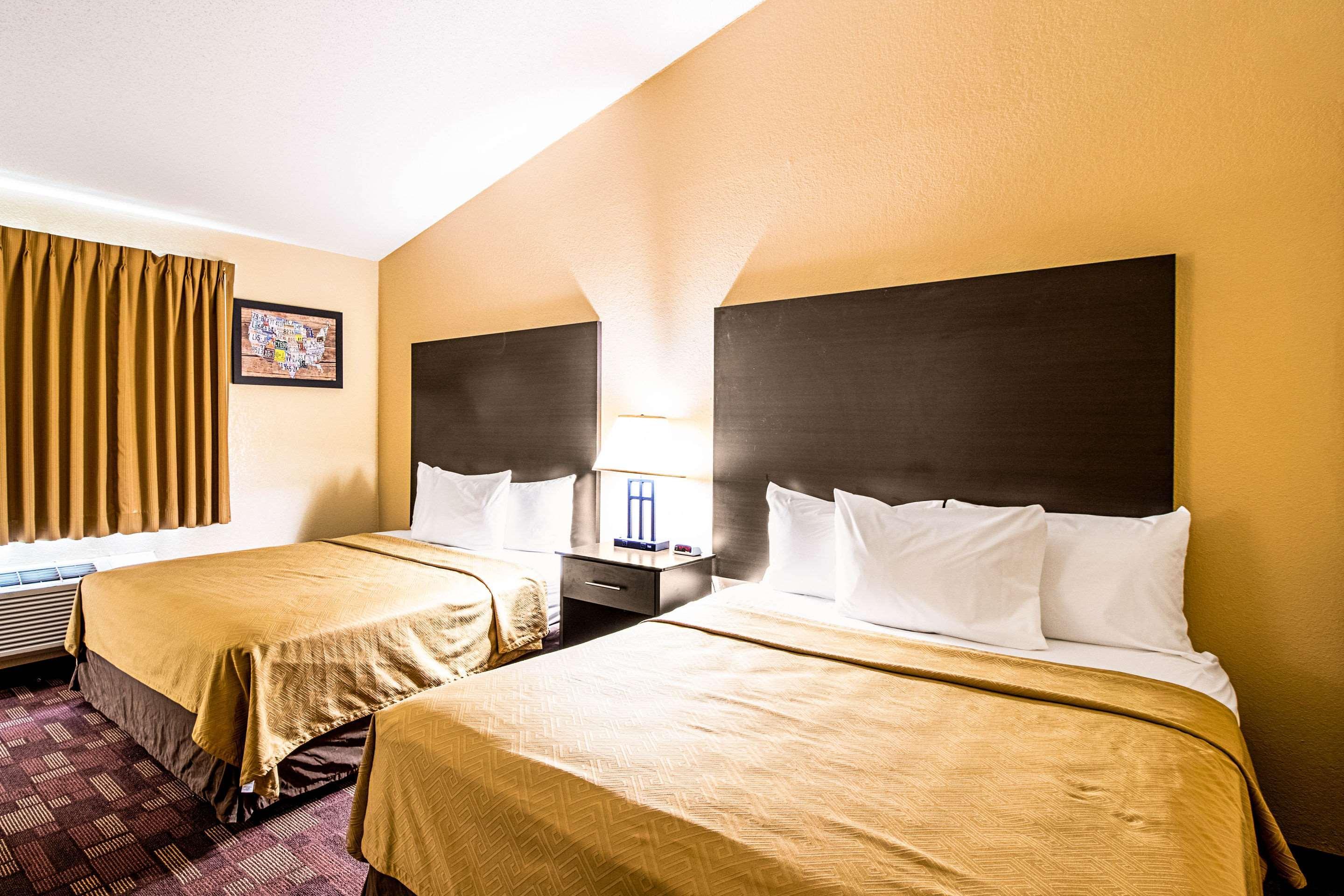 Econo Lodge Watertown Eksteriør billede