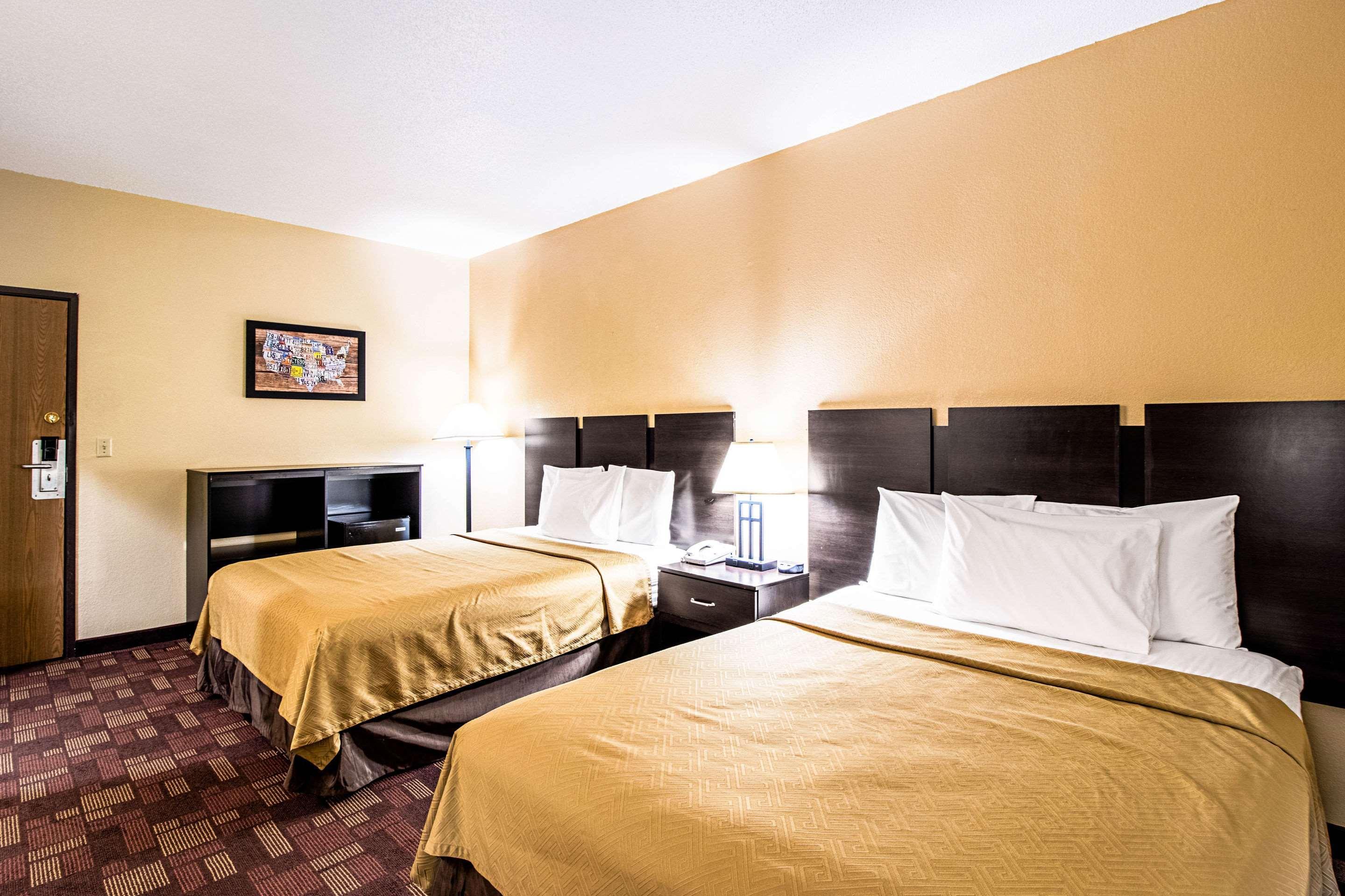 Econo Lodge Watertown Eksteriør billede