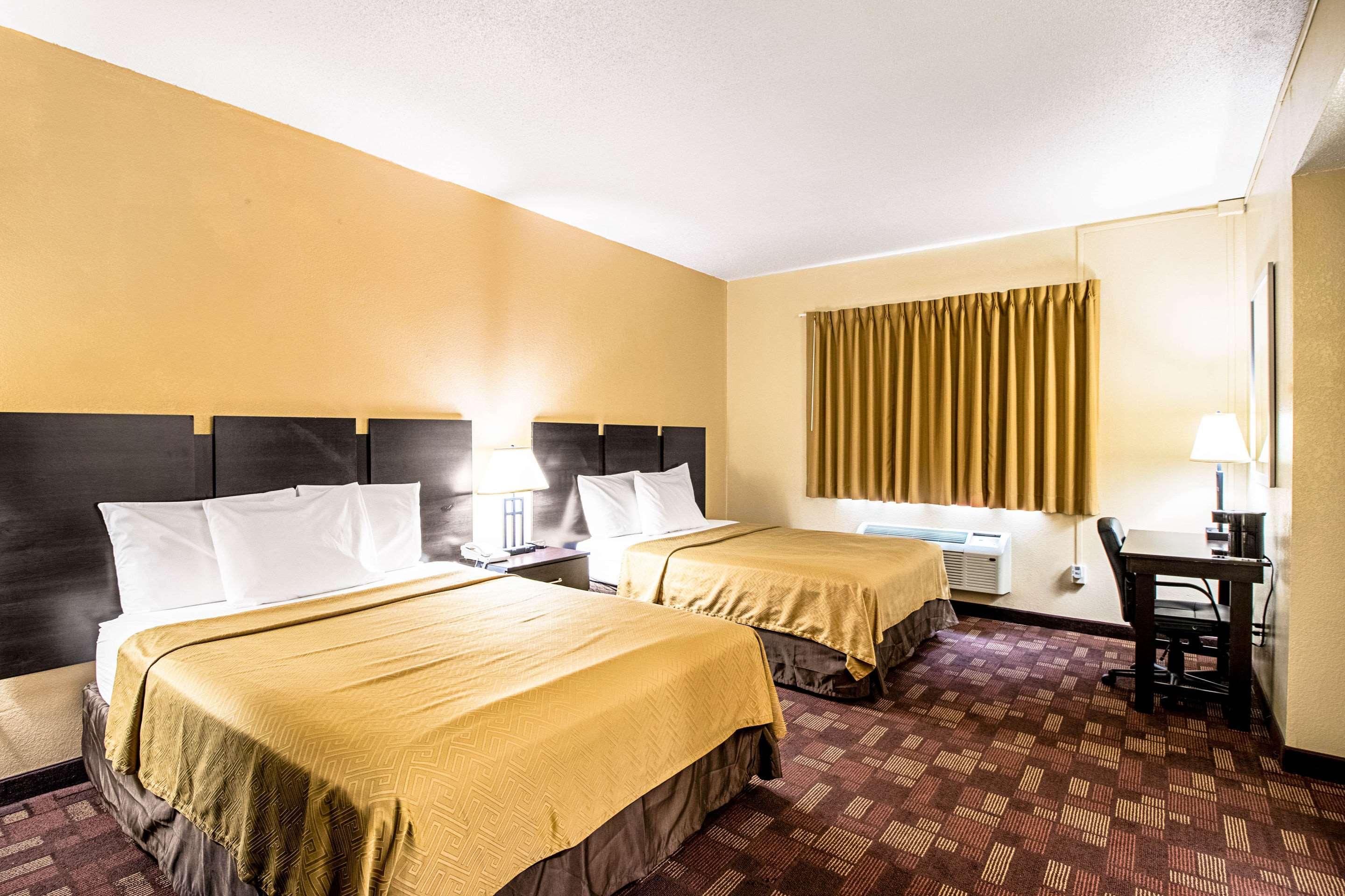 Econo Lodge Watertown Eksteriør billede