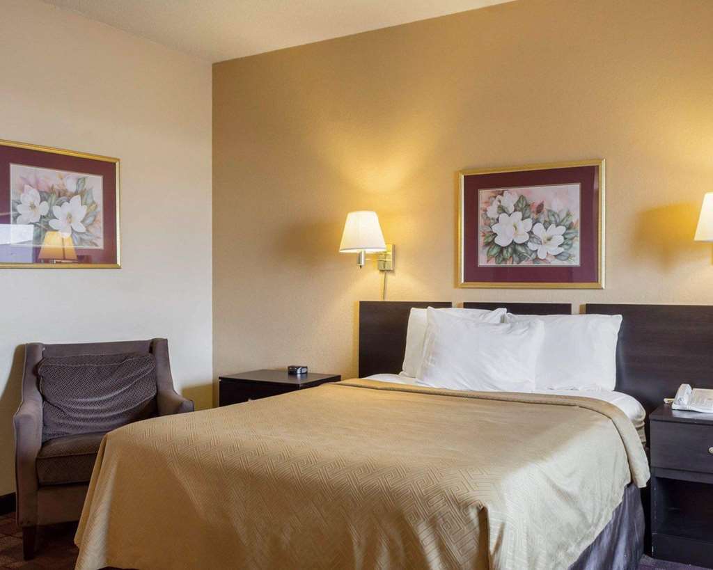 Econo Lodge Watertown Værelse billede