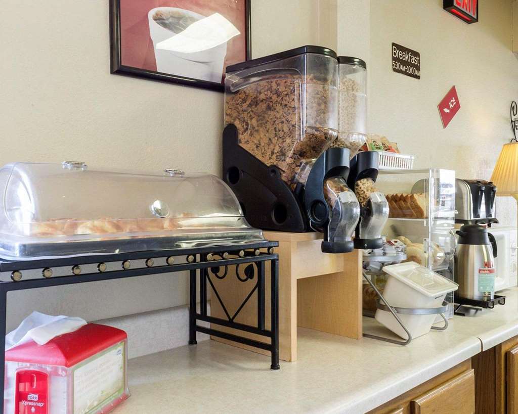 Econo Lodge Watertown Restaurant billede