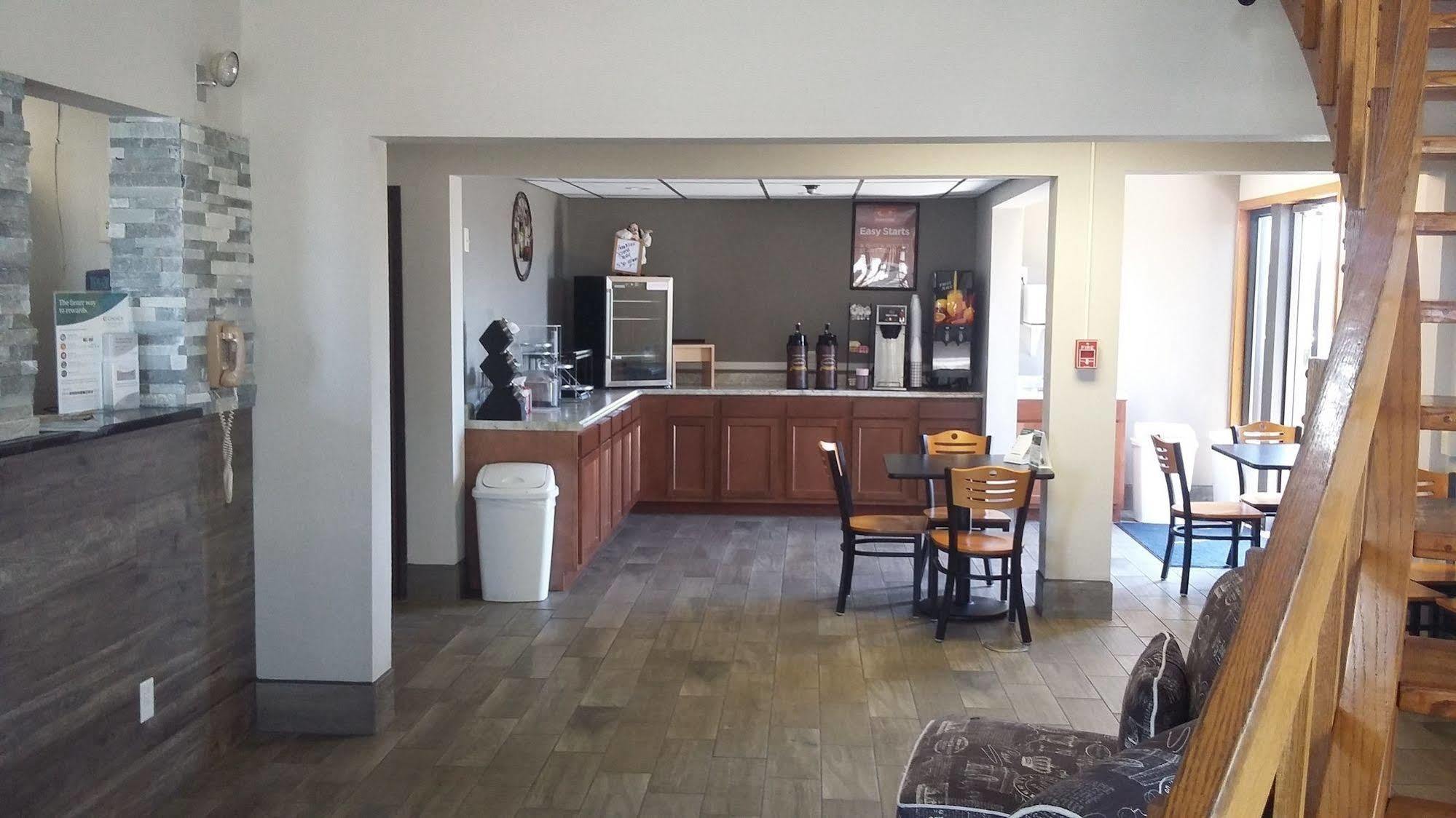 Econo Lodge Watertown Eksteriør billede