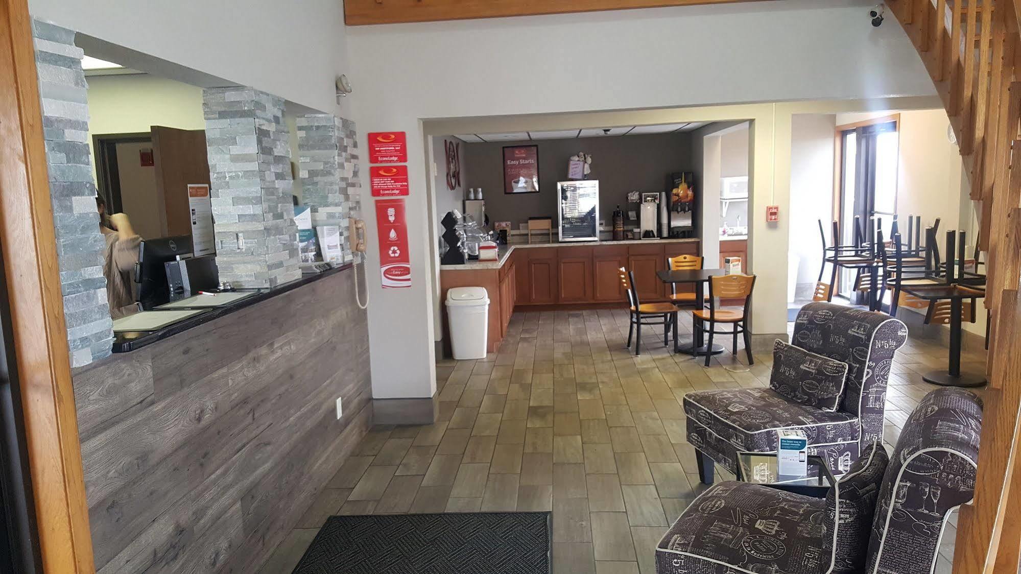 Econo Lodge Watertown Eksteriør billede